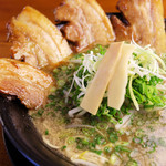 夢っ志愈亭 - 料理写真:当店イチオシ!!旨味が凝縮されたスープと極厚チャーシューがたまりません!!