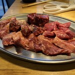 焼肉食堂 かど家    - 