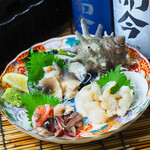 Maruyasu Suisan - 活け貝のお造り3種盛り合わせ.厳選された新鮮な貝を使用したお刺身の盛り合わせです。