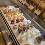 LESS by Gabriele Riva & Kanako Sakakura - 