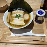 Shokudouippoippo - 特製らぁ麺（醤油）全景