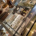 LESS by Gabriele Riva & Kanako Sakakura - 