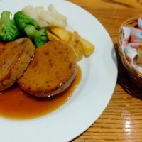 ビフトロ バイ ラ コクシネル - 豚と白レバーのミートローフ タイムソース