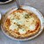 サイゼリヤ - 料理写真:イタリア産水牛モッツアレラ(ブッファラ)をたっぷり使用した水牛モッツアレラWチーズピザ600円