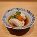Sushidokoro Yamato - 鯛の白子 まろやかさともみじおろしの辛味を楽しむ
