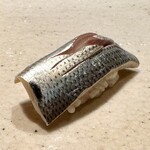 鮨　かねさか - コハダはシャンパンゴールドの輝き