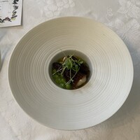 マダム・トキ - 丹波黒どりのムースを詰めたフレッシュモリーユ茸　春香るロワイヤル
