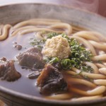 焼鳥　ひろ - 小倉名物肉うどん、小倉名物が中間でもご堪能いただけます♪やわらかく煮込んだほほ肉をしょうがで味つけ♪