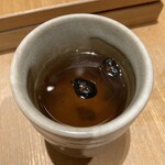 稲庭うどんとめし 金子半之助 - 黒豆茶