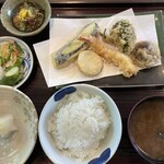 Yuzuya - 「天ぷら定食（竹）」他に魚介、野菜、かき揚げが追加されます