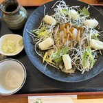 そば処みよし - あげ餅そば（冷たい）大盛り。