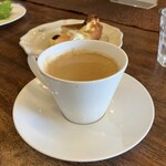 Hanau cafe - 泡立ちホットコーヒー