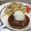 ごはんのお店 えい美 - 本日のランチより和風ハンバーグを注文。