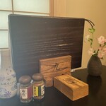 手打そば かみやま - 卓上にはオシャレな呼び鈴