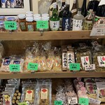 手打そば かみやま - お土産コーナー