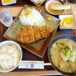やわらかとんかつ かつ庄 - ロースカツ定食(中)　¥1,485　みそ汁→豚汁変更　+¥110