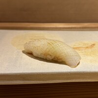 鮨めぐり - アオリイカ-わさび醬油-