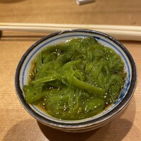 まんてん鮨 日比谷オクロジ店 - めかぶ