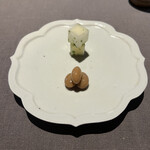 茶禅華 - 付け合せのウド甘酢漬けと木の芽、大豆五香粉炊き