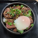 神戸牛衛門 - 熟成ハラミ焼肉丼+温泉玉子