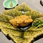 茶禅華 - 唐揚げの衣は味付きでカリッと河豚の身はしっとり　様々な種類の唐辛子にシャンッアイ、芹、葱　この緑が美味しくて辛いけどついつい箸が止まりません