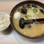 白樺山荘 - 味噌ラーメン ライス