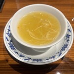 横浜中華街 重慶飯店 - 蟹肉入りフカヒレスープ