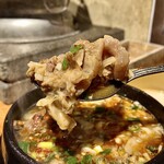 焼肉料理屋わんこ - 「和牛スジ煮込」の牛スジのアップ…