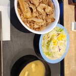 松屋 松のや 高知朝倉店 - 牛めしサラダランチセット