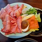 Shabushabu Shoutaian - 人参、椎茸、白菜の葉、長ネギ、結び蒟蒻、豆苗、豆腐。