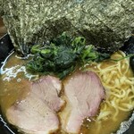 Kidouya - ラーメン¥800　高級海苔マシ¥150 硬め多め
                        
                        豚骨は強め
                        味は濃いめ
                        中細縮れ麺
                        
