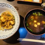 天吉 - 〆のかき揚げ天丼と赤出汁味噌汁