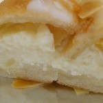 ヴィヴァーチェ ちいぽんパン - レモンチーズ中身