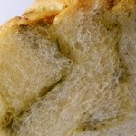 ヴィヴァーチェ ちいぽんパン - バジルパン１９０円