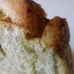 ヴィヴァーチェ ちいぽんパン - バジルパンアップ