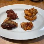 焼肉やっちゃん - ホルモン盛り合わせ