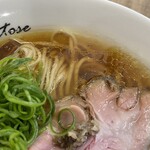 Men An Chitose - らぁ麺（醤油）のスープと麺