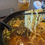 Ichitora - スープは、あまり特徴のない、コクのない、おとなしいスープです。大勢で色んな中華料理をつまんでワイワイやるときに、シェア用に注文したら良いでしょうね。