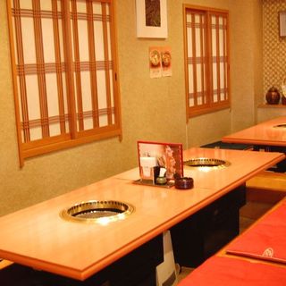 Relax with your family♪ Horigotatsu tatami room for up to 20 people!