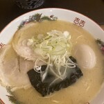 俺野塩 - 料理写真:鶏豚ラーメン850円に煮卵トッピング130円