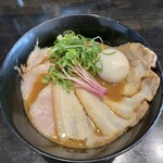 麦とラーメン - 料理写真:鶏白湯ブラウン/950円♪