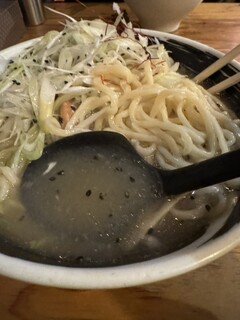 麺場 浜虎 - あっさりながら深い旨みの鶏スープ