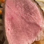 らぁ麺 吉井 - 鴨肉は柔らかくて美味しいです。