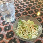 インド料理 パリワル - ごまドレがかかったサラダ