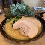 横浜家系ラーメン 大黒家 - 料理写真: