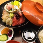 魚國 - 海鮮丼