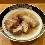 でんすけ - おでん(鶏団子、牛すじ、ロールキャベツ)