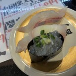 独楽寿司 本厚木駅前店 - 石鯛、カンパチ、生シラスです。