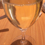 ラ・パウザ - グラスワイン（２３０円）。