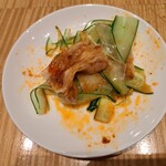 スーツァン・レストラン陳 - 取り皿に取った雲白肉・その1です。